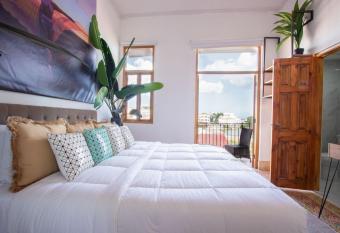 AmazINN Places Casco Viejo Pool and Rooftop XIII has Balcony rooms