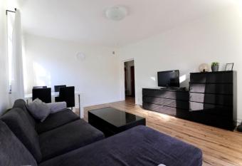 Stockholm Apartment Hammarbyh  jden has Balcony rooms