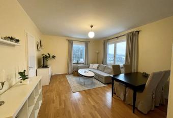 Trivsamma l  genheter med fri parkering has Balcony rooms