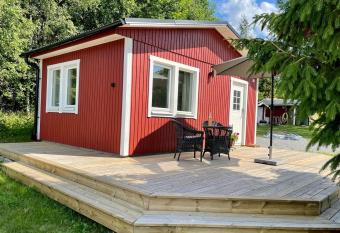 Annehill i Bro has Balcony rooms