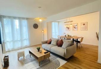 L Escale - Centre-Ville - Gare - 8 personnes has Balcony rooms