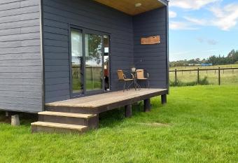 Acogedor apartamento de hu  spedes en Parcela. allows 18 year olds to book a room