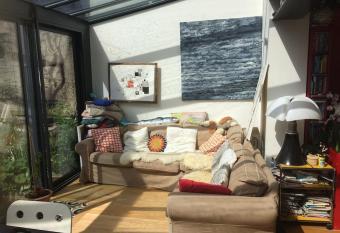 La maison sur la falaise has Balcony rooms