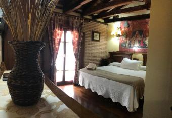 Hospederia Casa de Cisneros has Balcony rooms