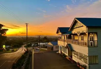 Hidden Camp Pie Creek has Balcony rooms
