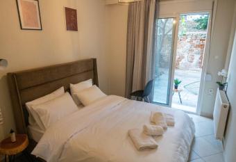 Volos Downtown Apartment has Balcony rooms