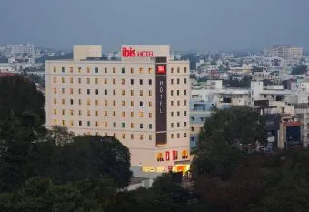 OYO Flagship 80528 Hotel Bliss allows 18 year olds to book a room