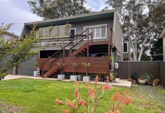 Retro Beachcomber Culburra Beach has Balcony rooms