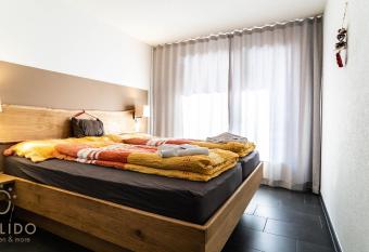 Castle, Goms allows 18 year olds to book a room