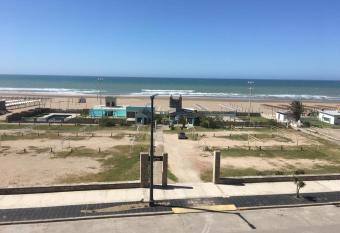 Departamento frente al Mar Necochea allows 18 year olds to book a room