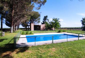 Caba  as Entre Hileras allows 18 year olds to book a room