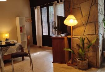 Lindo Monoambiente allows 18 year olds to book a room