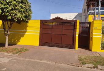 Casa mobiliada has Balcony rooms