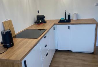 Mieszkania Osmolickie Pu  awy Azoty allows 18 year olds to book a room