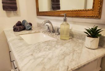 Amazing Oasis 3 in Clovis 4 Bedrooms has Balcony rooms