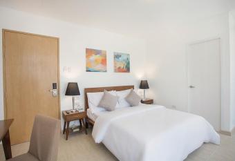 CHATSWOOD RESIDENCES allows 18 year olds to book a room