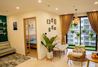 MiMi Homestay has Balcony rooms
