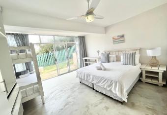 Escape to Umdloti Beach - 115 Camarque Complex with Pool has Balcony rooms