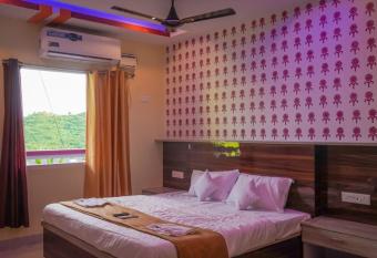 Hills And Sea View has Balcony rooms