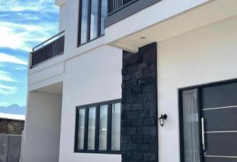 Villa Bazargan has Balcony rooms