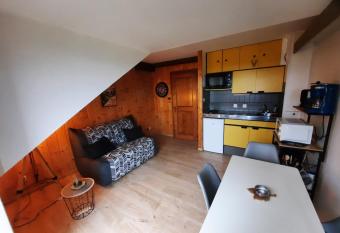 Le lorrane has Balcony rooms