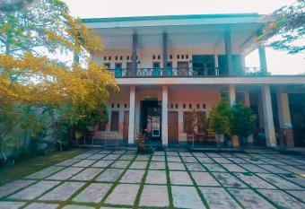 Bintang Homestay Watukarung has Balcony rooms