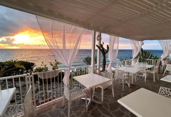 Mediterranean Boutique Hotel has Balcony rooms