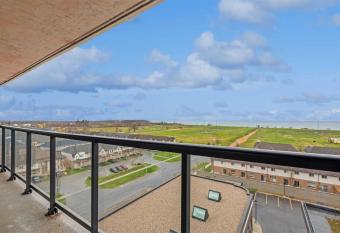 Lake House has Balcony rooms