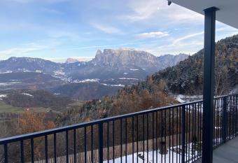 Alpenglow 4 has Balcony rooms