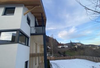 Alpenglow 3 has Balcony rooms