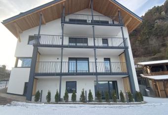 Alpenglow 2 has Balcony rooms