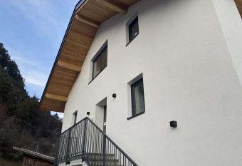 Alpenglow 1 has Balcony rooms