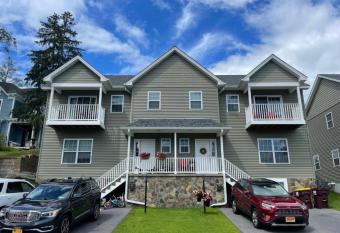 Jokong vacation at Lake George, NY has Balcony rooms