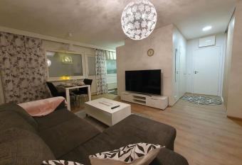 Kaksio keskustan vieress   allows 18 year olds to book a room