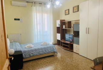 Alexandra house has Balcony rooms