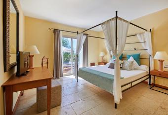 Pula Suites Boutique Resort has Balcony rooms