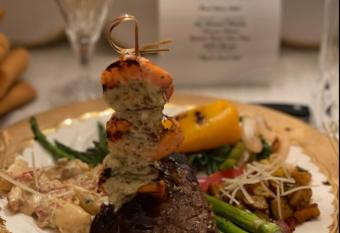 Heartland B & B/Business Retreat has rooms with a private hot tub