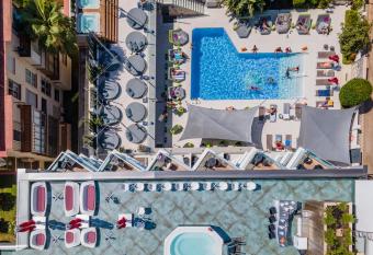 Essence Hotel Boutique by Don Paquito has Balcony rooms