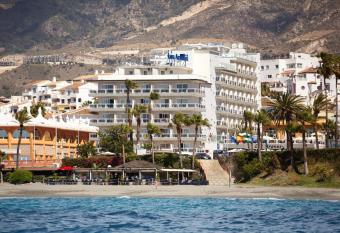 Hotel Las Arenas, Affiliated by Melia allows 18 year olds to book a room