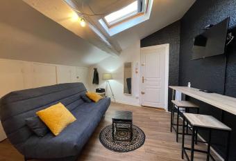 Studio Num  ro 17 - Carcassonne centre - 24m2 allows 18 year olds to book a room