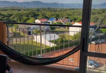 C  modo Apartamento, Hacienda Pe  aliza - Ricaurte has Balcony rooms
