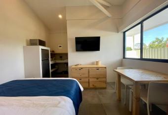 Luxury Beach Suite 7 Pool and Sunset Rooftop allows 18 year olds to book a room