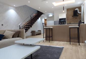 Harbor Pond Apartments 2 allows 18 year olds to book a room