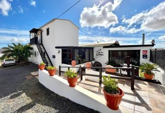 Hermosa casa de 1 dormitorio con Wifi gratis en Fuerteventura allows 18 year olds to book a room