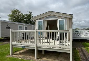 Butlins Skegness - Sandhills 181 allows 18 year olds to book a room