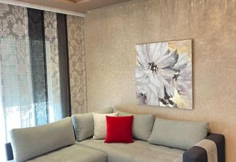 Big luxury apartment near airport has Balcony rooms