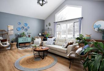 9 Beds & 5 Bath BOHO home in Great Grand Rapids has Balcony rooms