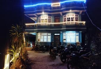 Roofscape Homestay has Smoking/Balcony rooms