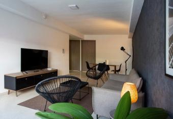Wynwood House La Cresta has Balcony rooms