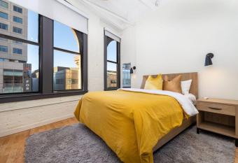 Downtown Hartford Delight - Studio - Free Parking and Internet allows 18 year olds to book a room